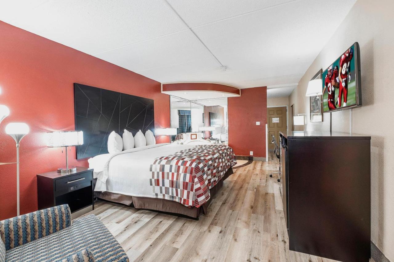 Red Roof Inn & Suites Мейкон Экстерьер фото