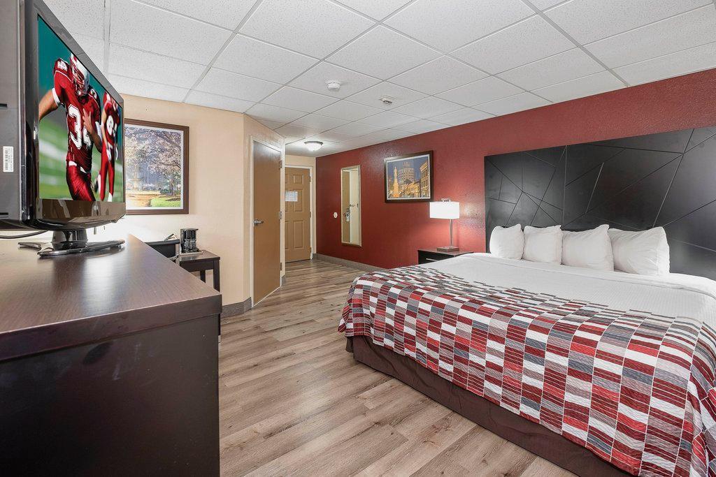 Red Roof Inn & Suites Мейкон Экстерьер фото