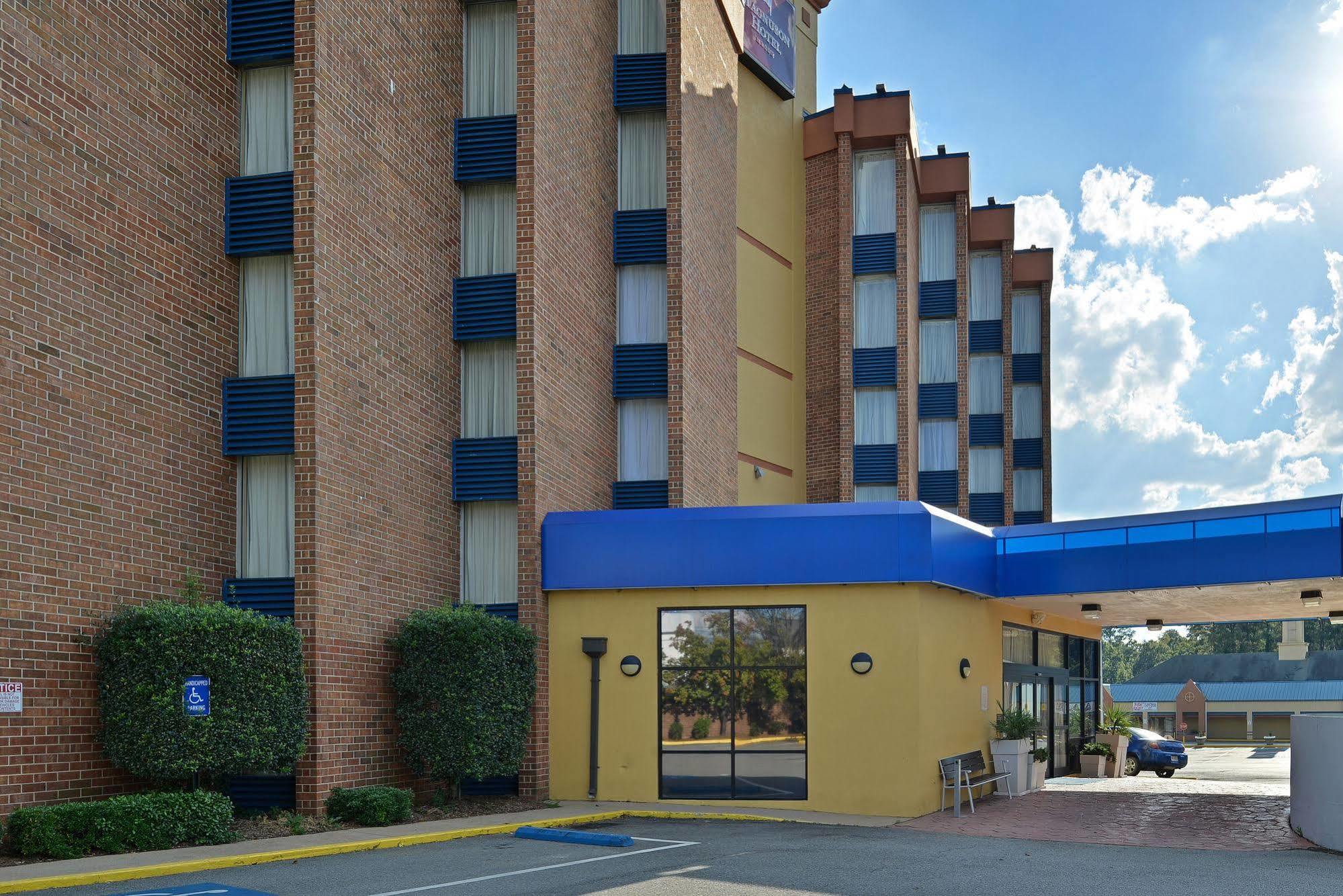 Red Roof Inn & Suites Мейкон Экстерьер фото