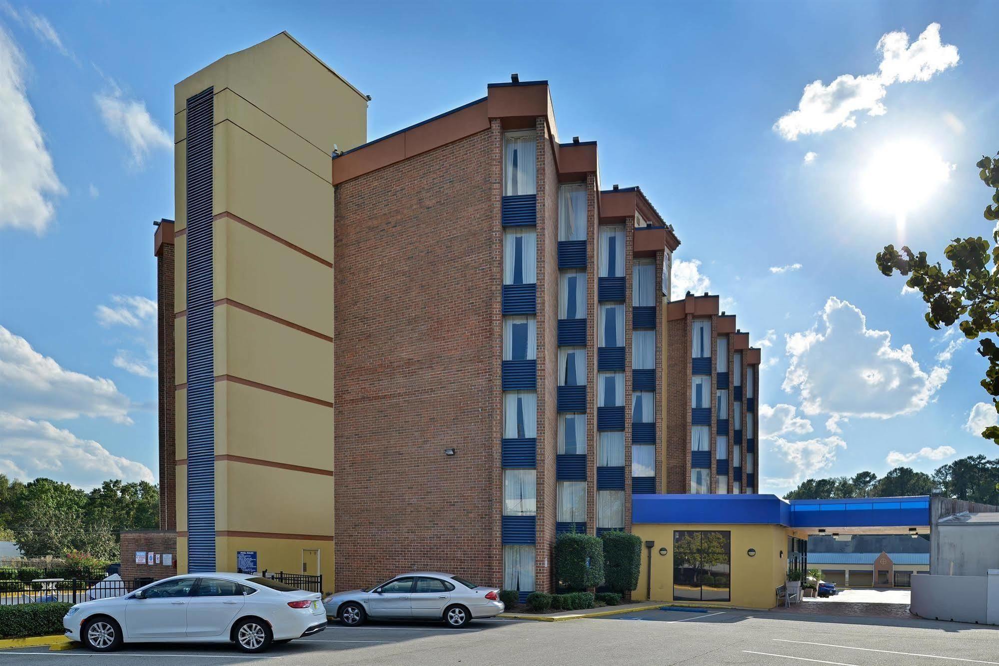 Red Roof Inn & Suites Мейкон Экстерьер фото