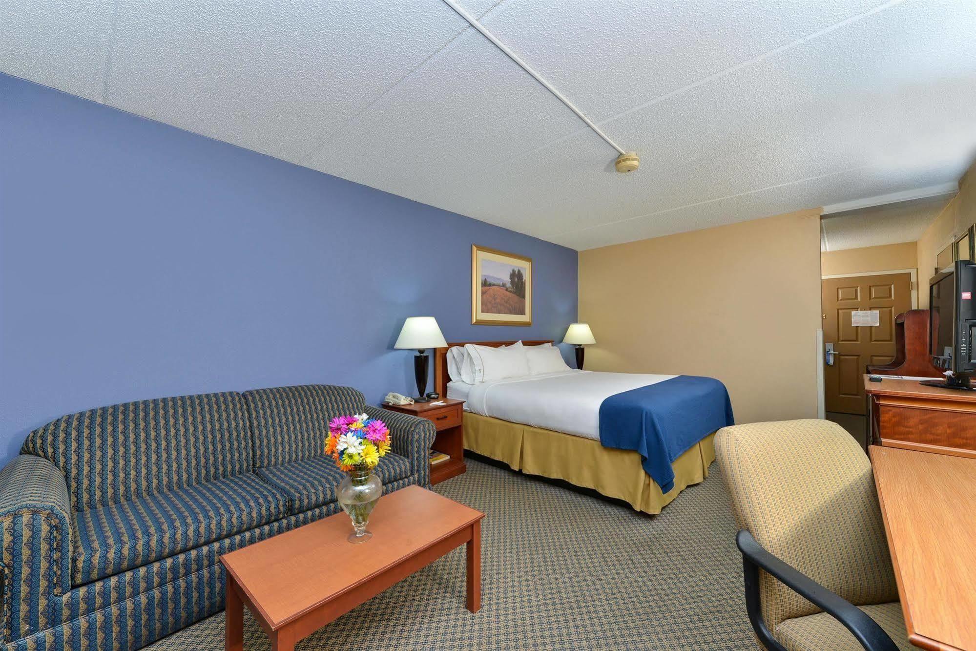 Red Roof Inn & Suites Мейкон Экстерьер фото