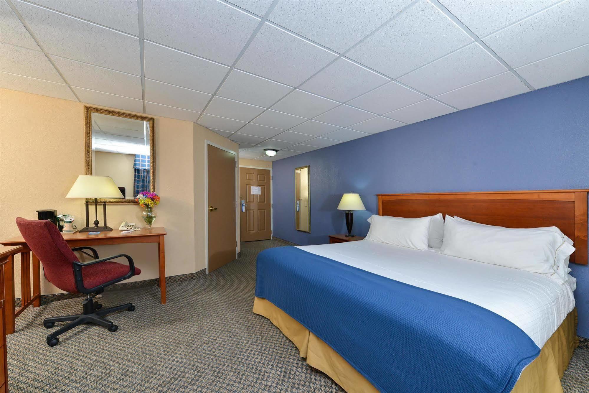 Red Roof Inn & Suites Мейкон Экстерьер фото